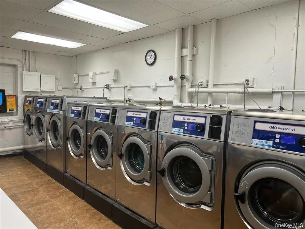20 Wendell Street, Hempstead, NY, 1 Bedroom Bedrooms, 4 Rooms Rooms,1 BathroomBathrooms,Residential Sale,For Rent,Wendell,0,1001428 20 Wendell Street, Hempstead, NY, 1 Bedroom Bedrooms, 4 Rooms Rooms,1 BathroomBathrooms,Residential Sale,For Rent,Wendell,0,1001428