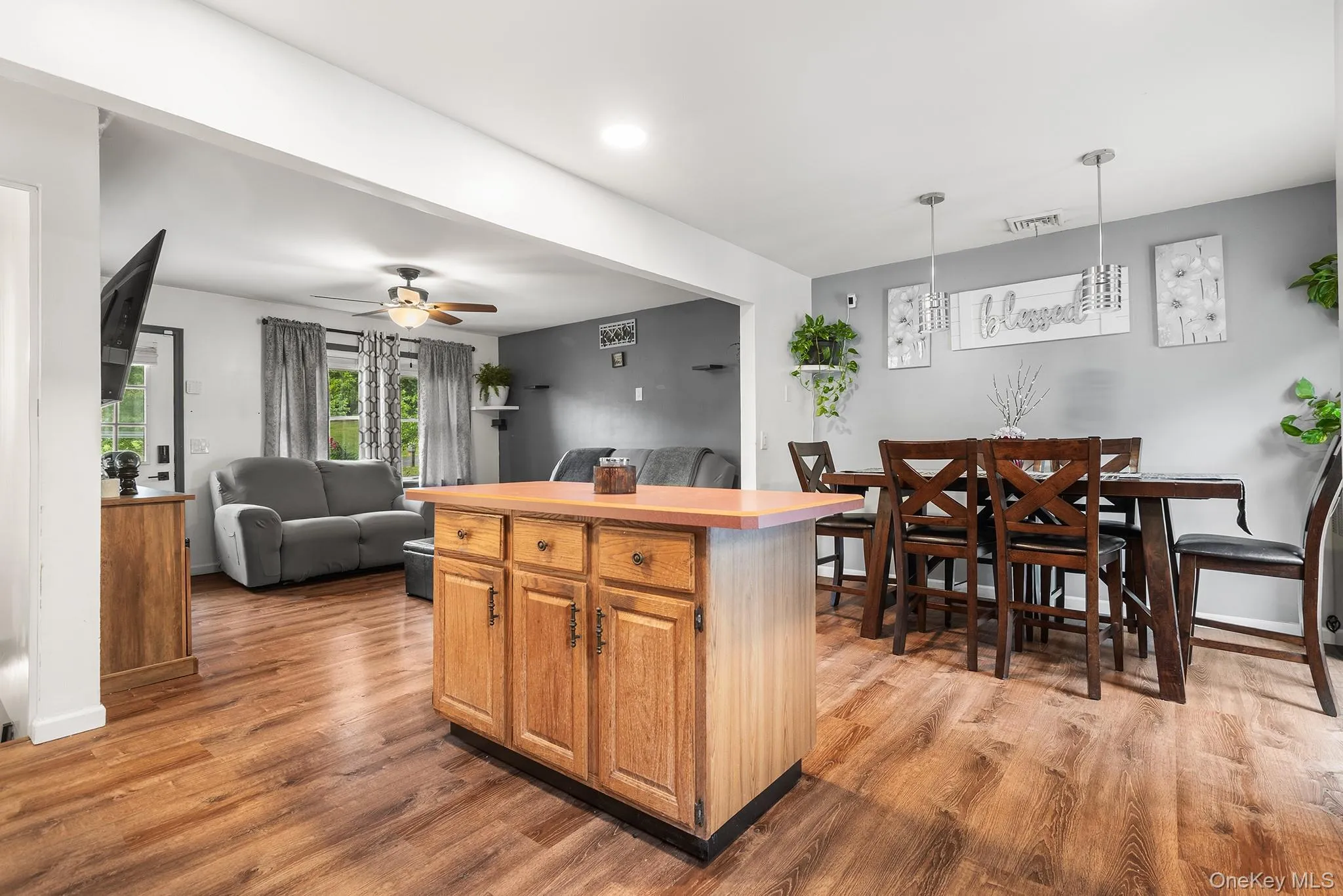 11 Sharon Drive, Lloyd, NY, 3 Bedrooms Bedrooms, 5 Rooms Rooms,1 BathroomBathrooms,Residential,For Rent,Sharon,0,KEY1001435 11 Sharon Drive, Lloyd, NY, 3 Bedrooms Bedrooms, 5 Rooms Rooms,1 BathroomBathrooms,Residential,For Rent,Sharon,0,KEY1001435