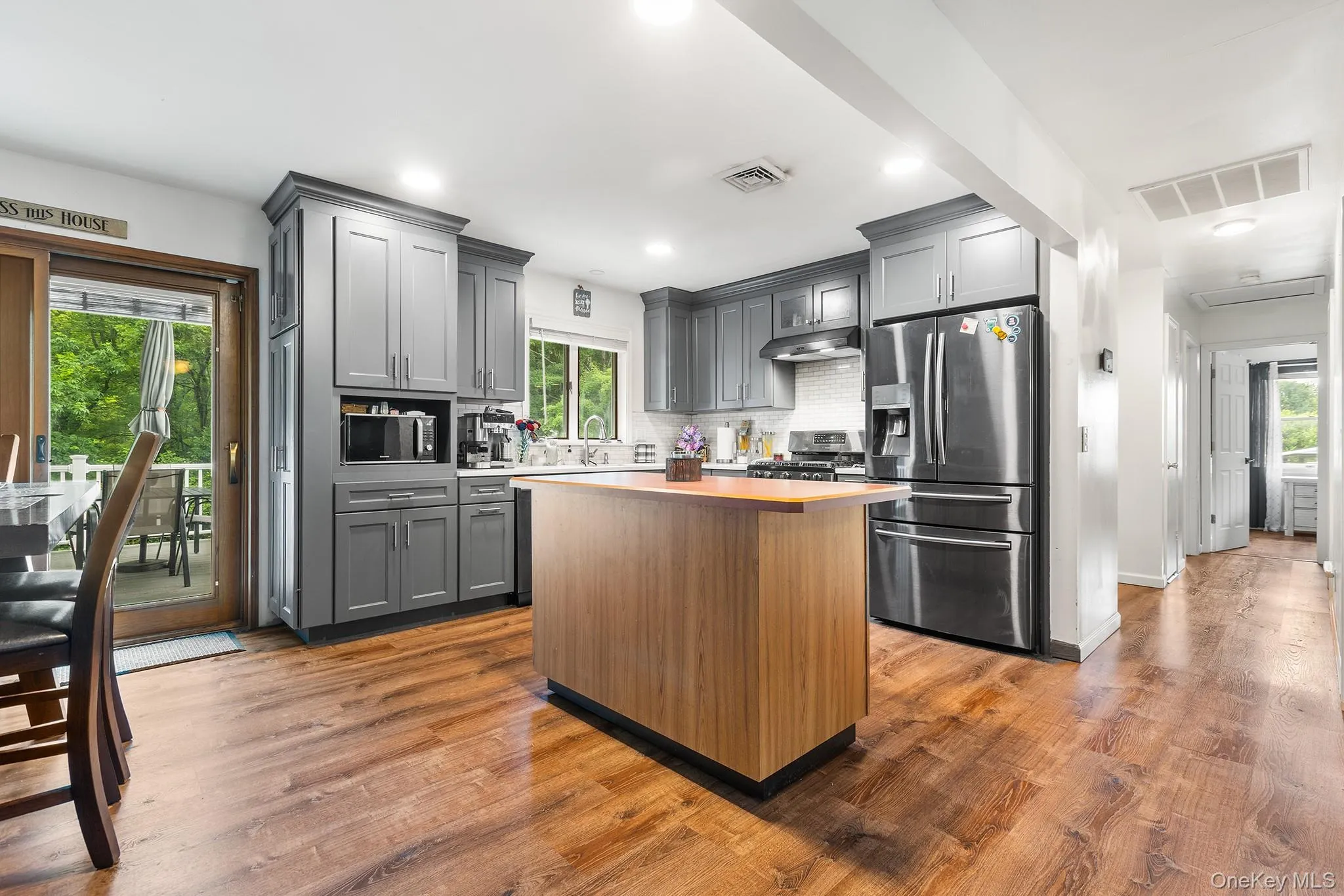 11 Sharon Drive, Lloyd, NY, 3 Bedrooms Bedrooms, 5 Rooms Rooms,1 BathroomBathrooms,Residential,For Rent,Sharon,0,KEY1001435 11 Sharon Drive, Lloyd, NY, 3 Bedrooms Bedrooms, 5 Rooms Rooms,1 BathroomBathrooms,Residential,For Rent,Sharon,0,KEY1001435