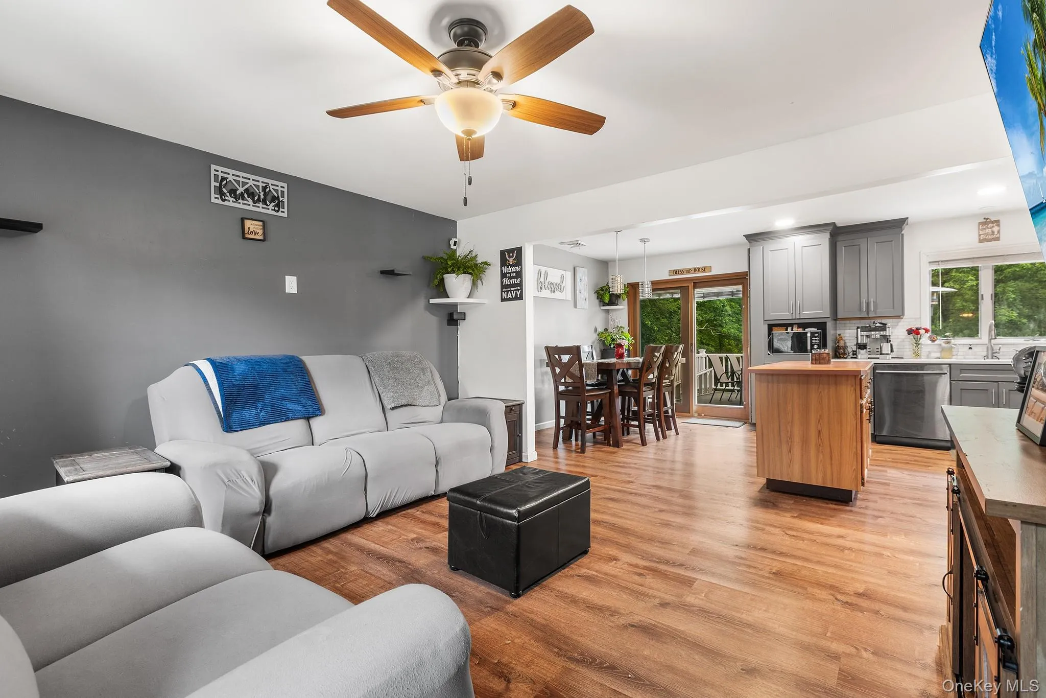 11 Sharon Drive, Lloyd, NY, 3 Bedrooms Bedrooms, 5 Rooms Rooms,1 BathroomBathrooms,Residential,For Rent,Sharon,0,KEY1001435 11 Sharon Drive, Lloyd, NY, 3 Bedrooms Bedrooms, 5 Rooms Rooms,1 BathroomBathrooms,Residential,For Rent,Sharon,0,KEY1001435