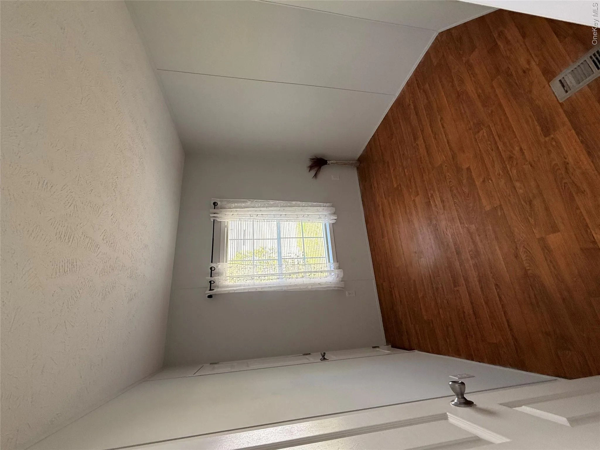 37 Hubbard Avenue, Riverhead, NY, 2 Bedrooms Bedrooms, 2 Rooms Rooms,1 BathroomBathrooms,Residential Sale,For Rent,Hubbard,0,1001440 37 Hubbard Avenue, Riverhead, NY, 2 Bedrooms Bedrooms, 2 Rooms Rooms,1 BathroomBathrooms,Residential Sale,For Rent,Hubbard,0,1001440