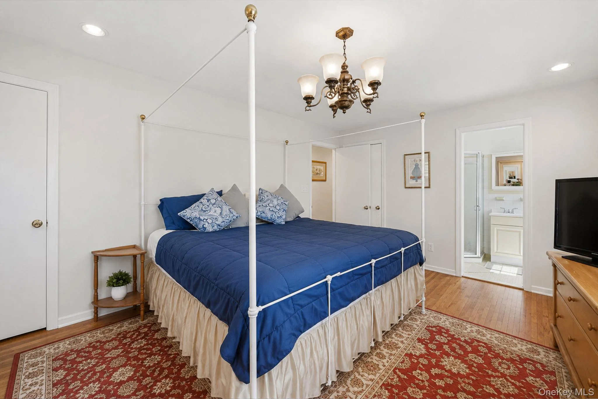Bedroom / en suite Bedroom / en suite
