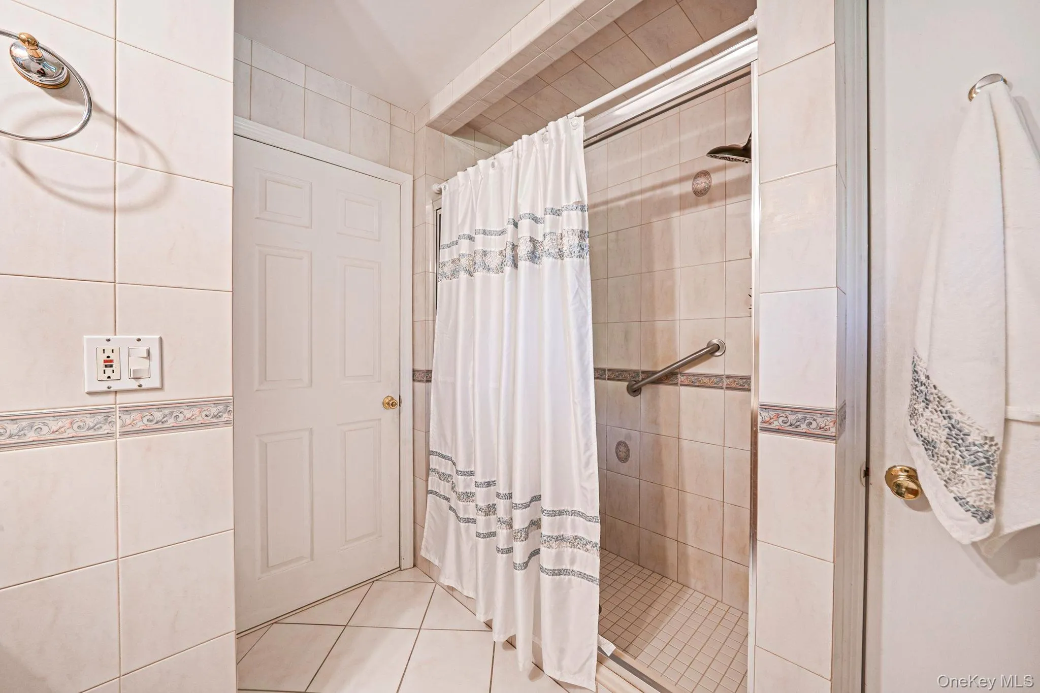 2 Rainbow Lane, Brookhaven, NY, 4 Bedrooms Bedrooms, 9 Rooms Rooms,3 BathroomsBathrooms,Residential,For Rent,Rainbow,0,1001446 2 Rainbow Lane, Brookhaven, NY, 4 Bedrooms Bedrooms, 9 Rooms Rooms,3 BathroomsBathrooms,Residential,For Rent,Rainbow,0,1001446