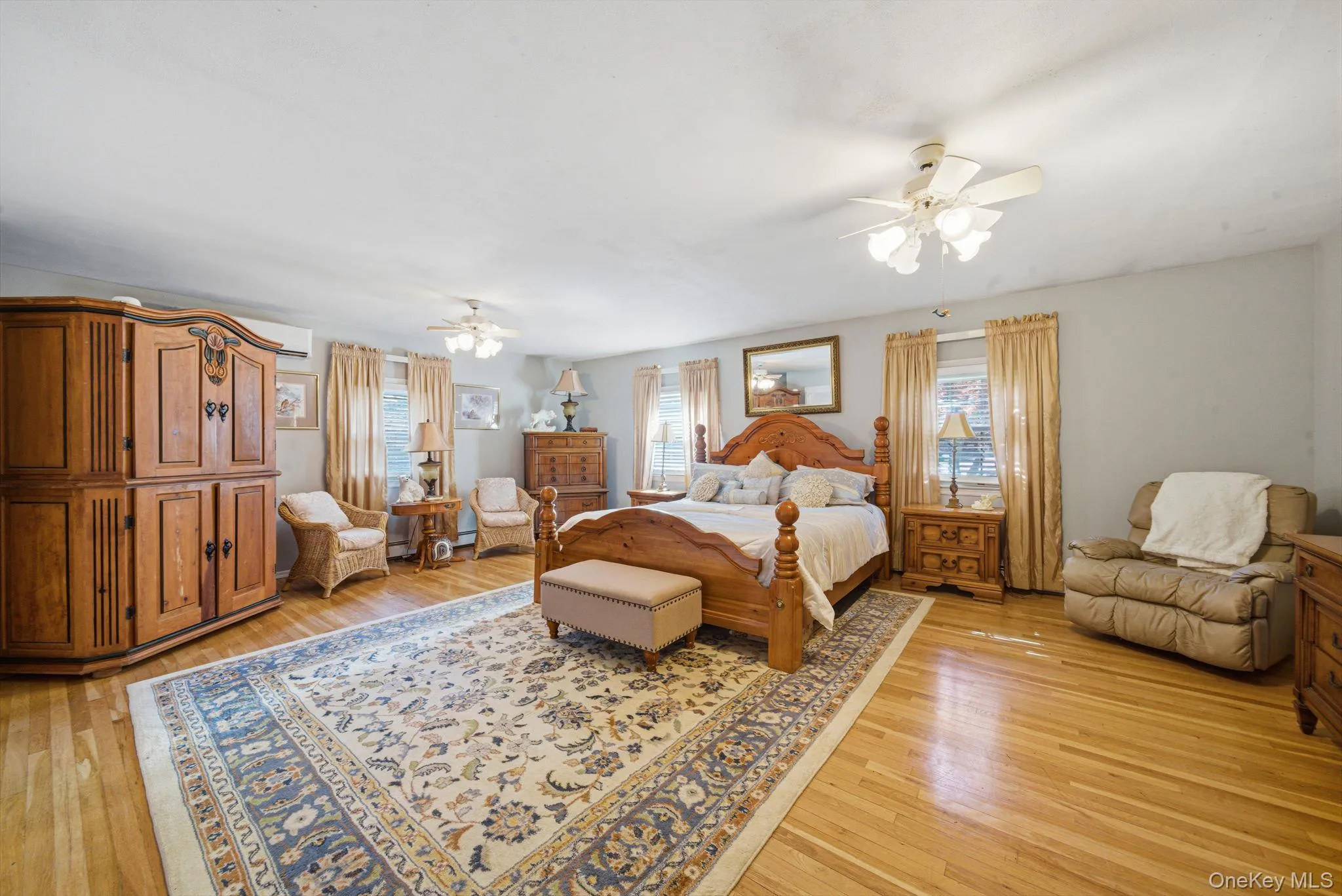 Hardwood floors. 2 closets. Hardwood floors. 2 closets.