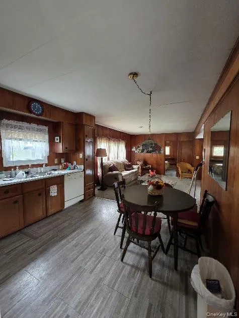 1964 River, Riverhead, NY, 3 Bedrooms Bedrooms, 8 Rooms Rooms,1 BathroomBathrooms,Residential,For Rent,River,0,1001450 1964 River, Riverhead, NY, 3 Bedrooms Bedrooms, 8 Rooms Rooms,1 BathroomBathrooms,Residential,For Rent,River,0,1001450