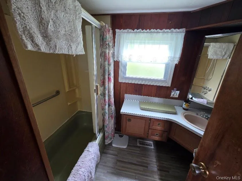 1964 River, Riverhead, NY, 3 Bedrooms Bedrooms, 8 Rooms Rooms,1 BathroomBathrooms,Residential,For Rent,River,0,1001450 1964 River, Riverhead, NY, 3 Bedrooms Bedrooms, 8 Rooms Rooms,1 BathroomBathrooms,Residential,For Rent,River,0,1001450
