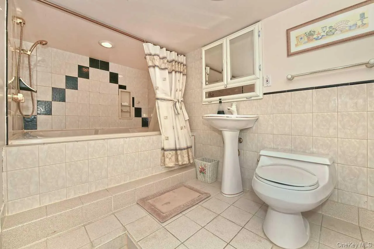 548 Stratford Road, Hempstead, NY, 3 Bedrooms Bedrooms, 9 Rooms Rooms,3 BathroomsBathrooms,Residential,For Rent,Stratford,0,1001454 548 Stratford Road, Hempstead, NY, 3 Bedrooms Bedrooms, 9 Rooms Rooms,3 BathroomsBathrooms,Residential,For Rent,Stratford,0,1001454