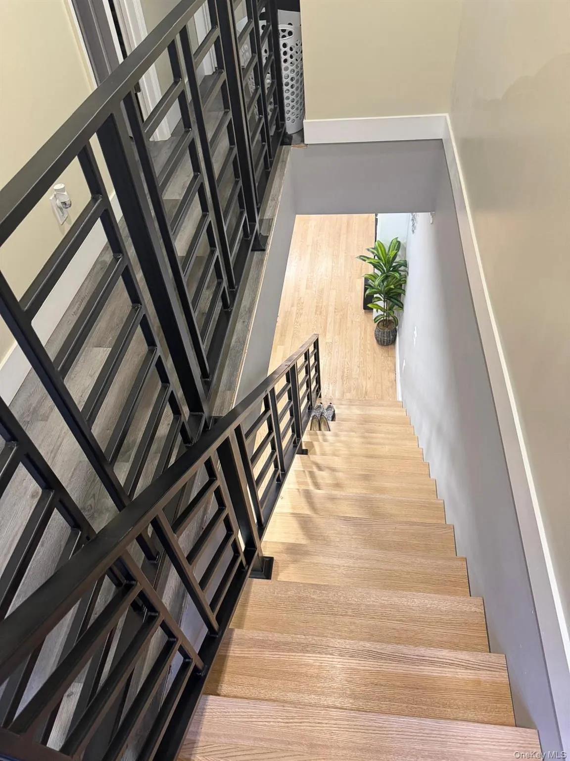 13211 131st Avenue, New York, NY, 3 Bedrooms Bedrooms, 6 Rooms Rooms,1 BathroomBathrooms,Residential,For Rent,131st,0,1001462 13211 131st Avenue, New York, NY, 3 Bedrooms Bedrooms, 6 Rooms Rooms,1 BathroomBathrooms,Residential,For Rent,131st,0,1001462