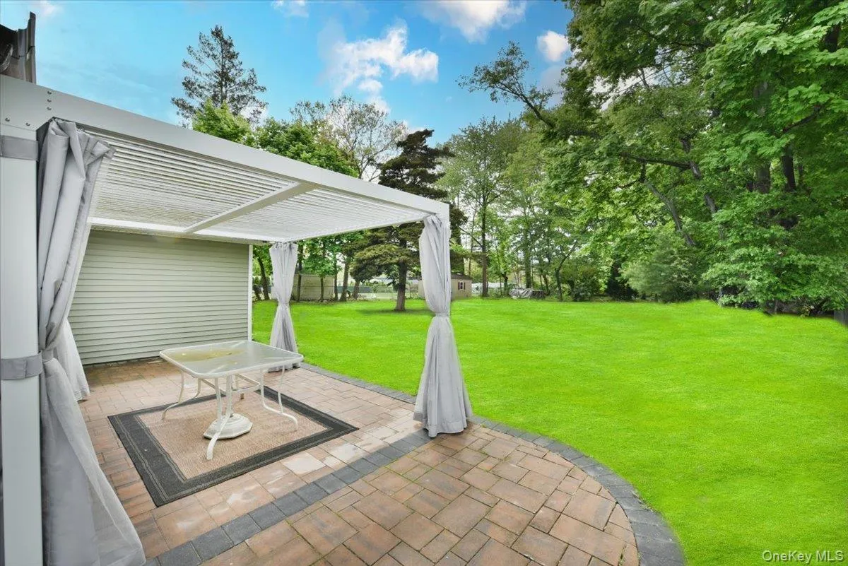 1056 Ocean Avenue, Islip, NY, 3 Bedrooms Bedrooms, 7 Rooms Rooms,2 BathroomsBathrooms,Residential,For Rent,Ocean,0,1001477 1056 Ocean Avenue, Islip, NY, 3 Bedrooms Bedrooms, 7 Rooms Rooms,2 BathroomsBathrooms,Residential,For Rent,Ocean,0,1001477