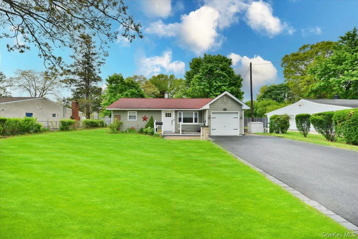 1056 Ocean Avenue, Islip, NY, 3 Bedrooms Bedrooms, 7 Rooms Rooms,2 BathroomsBathrooms,Residential,For Rent,Ocean,0,1001477 1056 Ocean Avenue, Islip, NY, 3 Bedrooms Bedrooms, 7 Rooms Rooms,2 BathroomsBathrooms,Residential,For Rent,Ocean,0,1001477