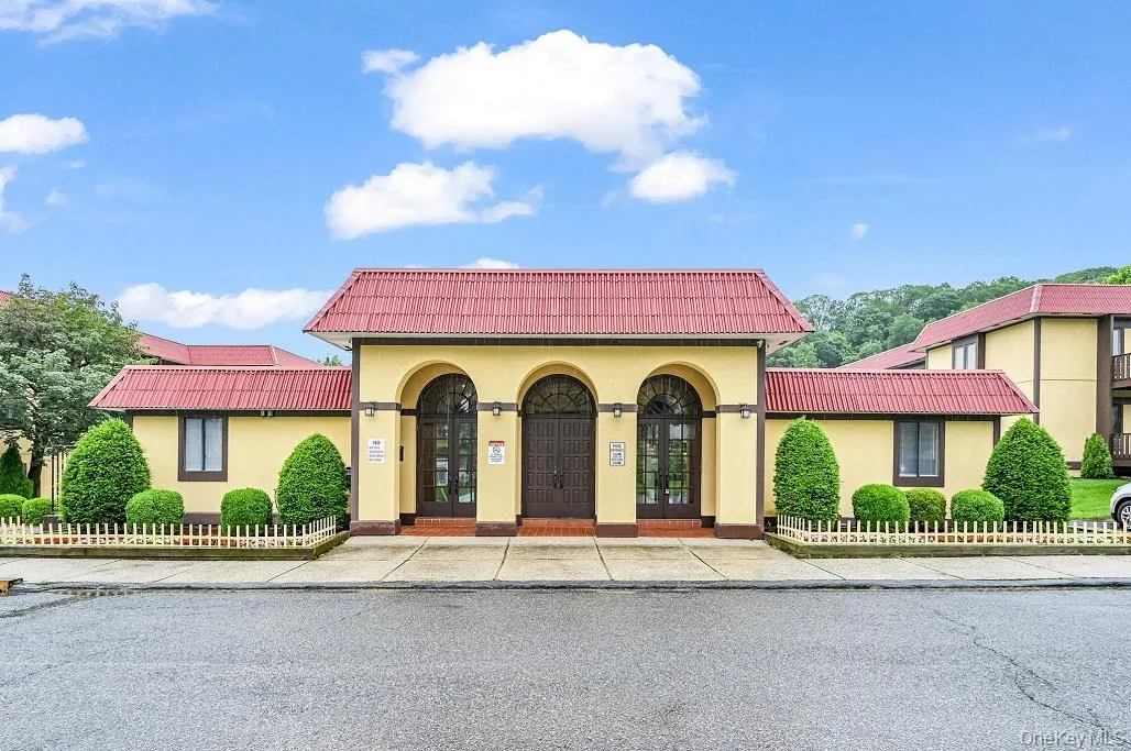 3 Granada Crescent, Greenburgh, NY, 3 Bedrooms Bedrooms, 7 Rooms Rooms,2 BathroomsBathrooms,Residential,For Rent,Granada,0,1001485 3 Granada Crescent, Greenburgh, NY, 3 Bedrooms Bedrooms, 7 Rooms Rooms,2 BathroomsBathrooms,Residential,For Rent,Granada,0,1001485