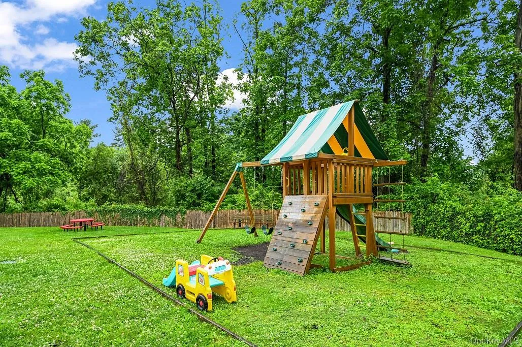 3 Granada Crescent, Greenburgh, NY, 3 Bedrooms Bedrooms, 7 Rooms Rooms,2 BathroomsBathrooms,Residential,For Rent,Granada,0,1001485 3 Granada Crescent, Greenburgh, NY, 3 Bedrooms Bedrooms, 7 Rooms Rooms,2 BathroomsBathrooms,Residential,For Rent,Granada,0,1001485