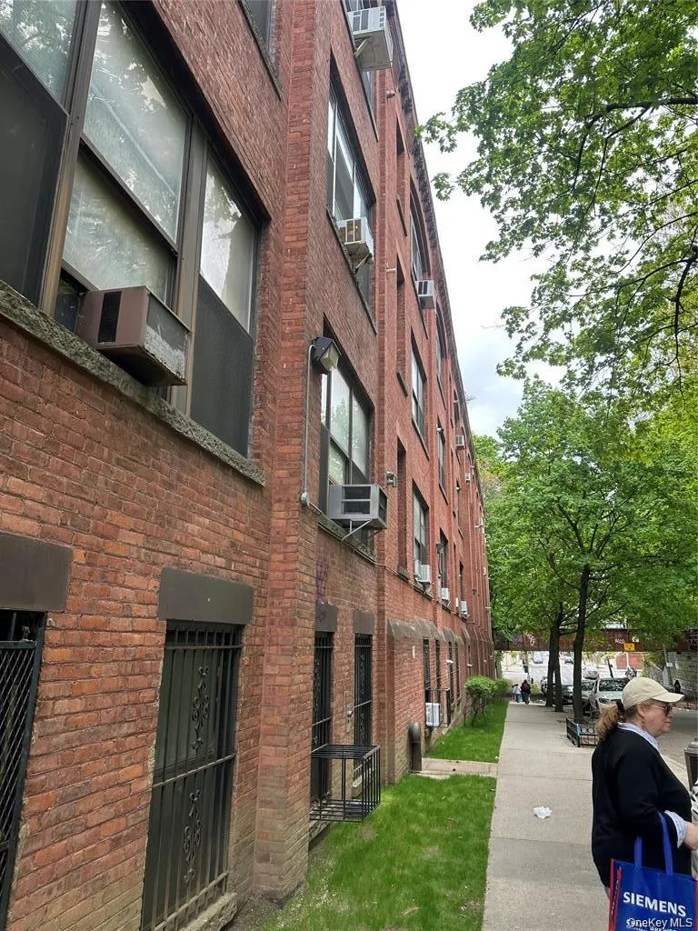 8410 101 Street, New York, NY, 2 Bedrooms Bedrooms, 5 Rooms Rooms,1 BathroomBathrooms,Residential Lease,For Rent,101,0,1001506 8410 101 Street, New York, NY, 2 Bedrooms Bedrooms, 5 Rooms Rooms,1 BathroomBathrooms,Residential Lease,For Rent,101,0,1001506