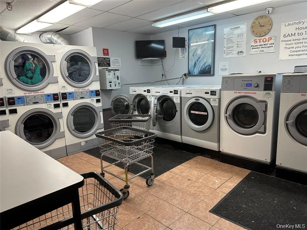 8410 101 Street, New York, NY, 2 Bedrooms Bedrooms, 5 Rooms Rooms,1 BathroomBathrooms,Residential Lease,For Rent,101,0,1001506 8410 101 Street, New York, NY, 2 Bedrooms Bedrooms, 5 Rooms Rooms,1 BathroomBathrooms,Residential Lease,For Rent,101,0,1001506