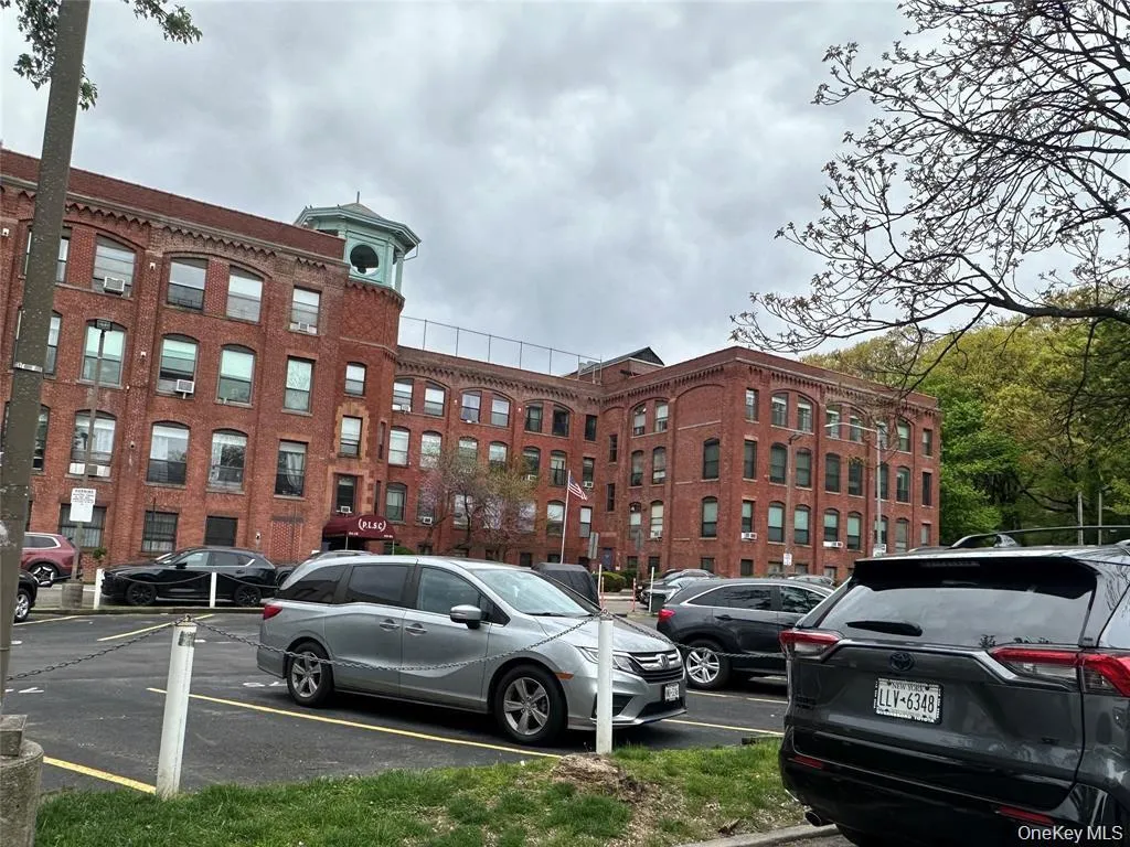 8410 101 Street, New York, NY, 2 Bedrooms Bedrooms, 5 Rooms Rooms,1 BathroomBathrooms,Residential Lease,For Rent,101,0,1001506 8410 101 Street, New York, NY, 2 Bedrooms Bedrooms, 5 Rooms Rooms,1 BathroomBathrooms,Residential Lease,For Rent,101,0,1001506