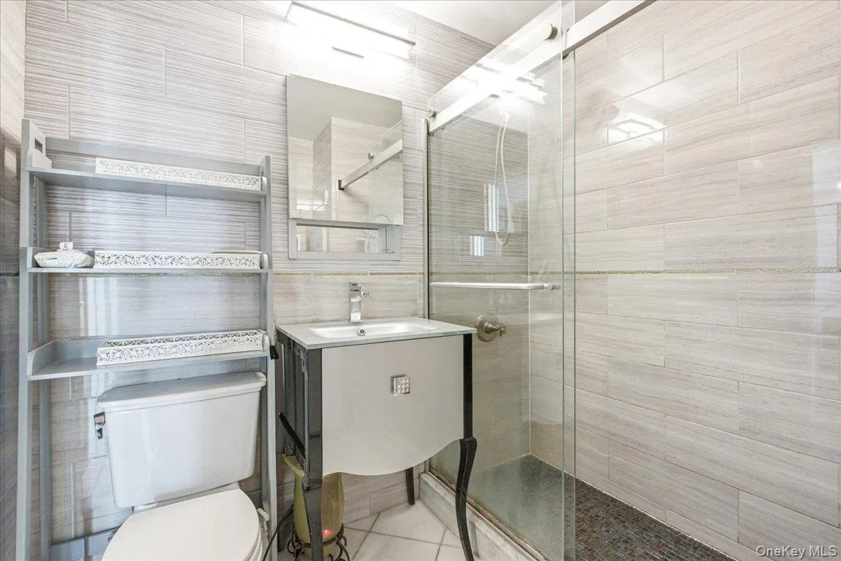 70-25 Yellowstone Boulevard, New York, NY, 2 Bedrooms Bedrooms, 6 Rooms Rooms,2 BathroomsBathrooms,Residential Sale,For Rent,Yellowstone,0,1001508 70-25 Yellowstone Boulevard, New York, NY, 2 Bedrooms Bedrooms, 6 Rooms Rooms,2 BathroomsBathrooms,Residential Sale,For Rent,Yellowstone,0,1001508
