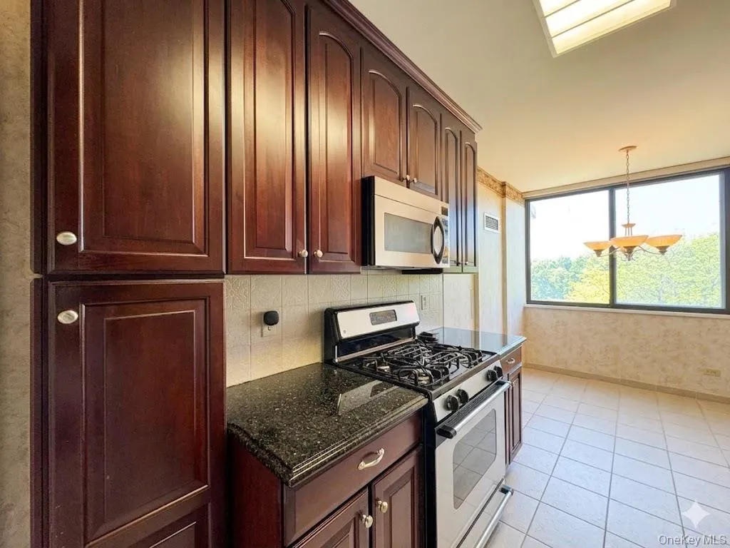 269-10 Grand Central Parkway, New York, NY, 1 Bedroom Bedrooms, 4 Rooms Rooms,1 BathroomBathrooms,Residential Sale,For Rent,Grand Central,0,1001509 269-10 Grand Central Parkway, New York, NY, 1 Bedroom Bedrooms, 4 Rooms Rooms,1 BathroomBathrooms,Residential Sale,For Rent,Grand Central,0,1001509