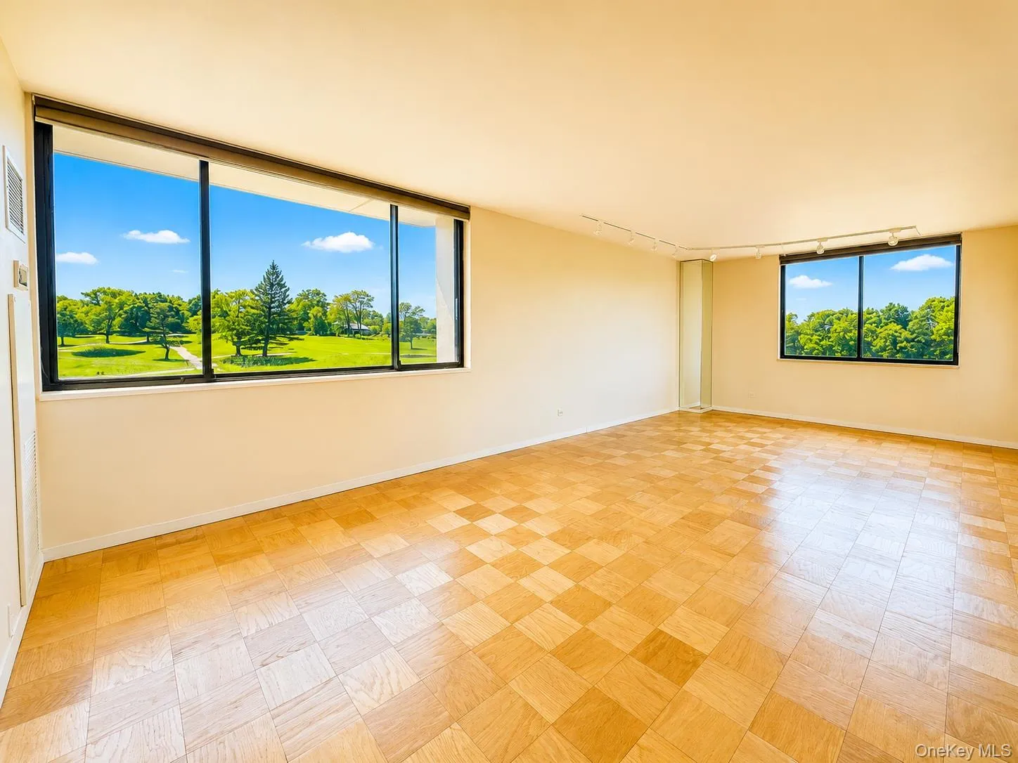 269-10 Grand Central Parkway, New York, NY, 1 Bedroom Bedrooms, 4 Rooms Rooms,1 BathroomBathrooms,Residential Sale,For Rent,Grand Central,0,1001509 269-10 Grand Central Parkway, New York, NY, 1 Bedroom Bedrooms, 4 Rooms Rooms,1 BathroomBathrooms,Residential Sale,For Rent,Grand Central,0,1001509