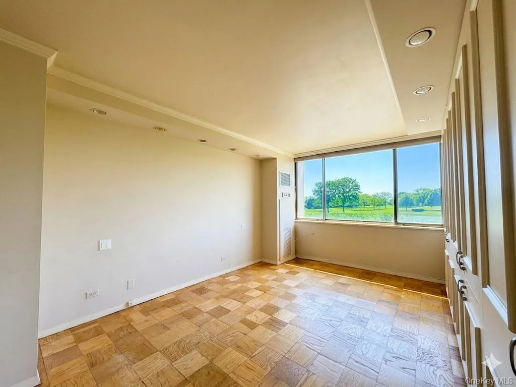 269-10 Grand Central Parkway, New York, NY, 1 Bedroom Bedrooms, 4 Rooms Rooms,1 BathroomBathrooms,Residential Sale,For Rent,Grand Central,0,1001509 269-10 Grand Central Parkway, New York, NY, 1 Bedroom Bedrooms, 4 Rooms Rooms,1 BathroomBathrooms,Residential Sale,For Rent,Grand Central,0,1001509