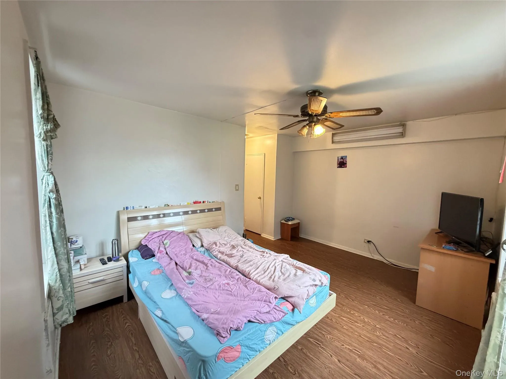 42-95 Main Street, New York, NY, 1 Bedroom Bedrooms, 4 Rooms Rooms,1 BathroomBathrooms,Residential Sale,For Rent,Main Street,0,1001513 42-95 Main Street, New York, NY, 1 Bedroom Bedrooms, 4 Rooms Rooms,1 BathroomBathrooms,Residential Sale,For Rent,Main Street,0,1001513