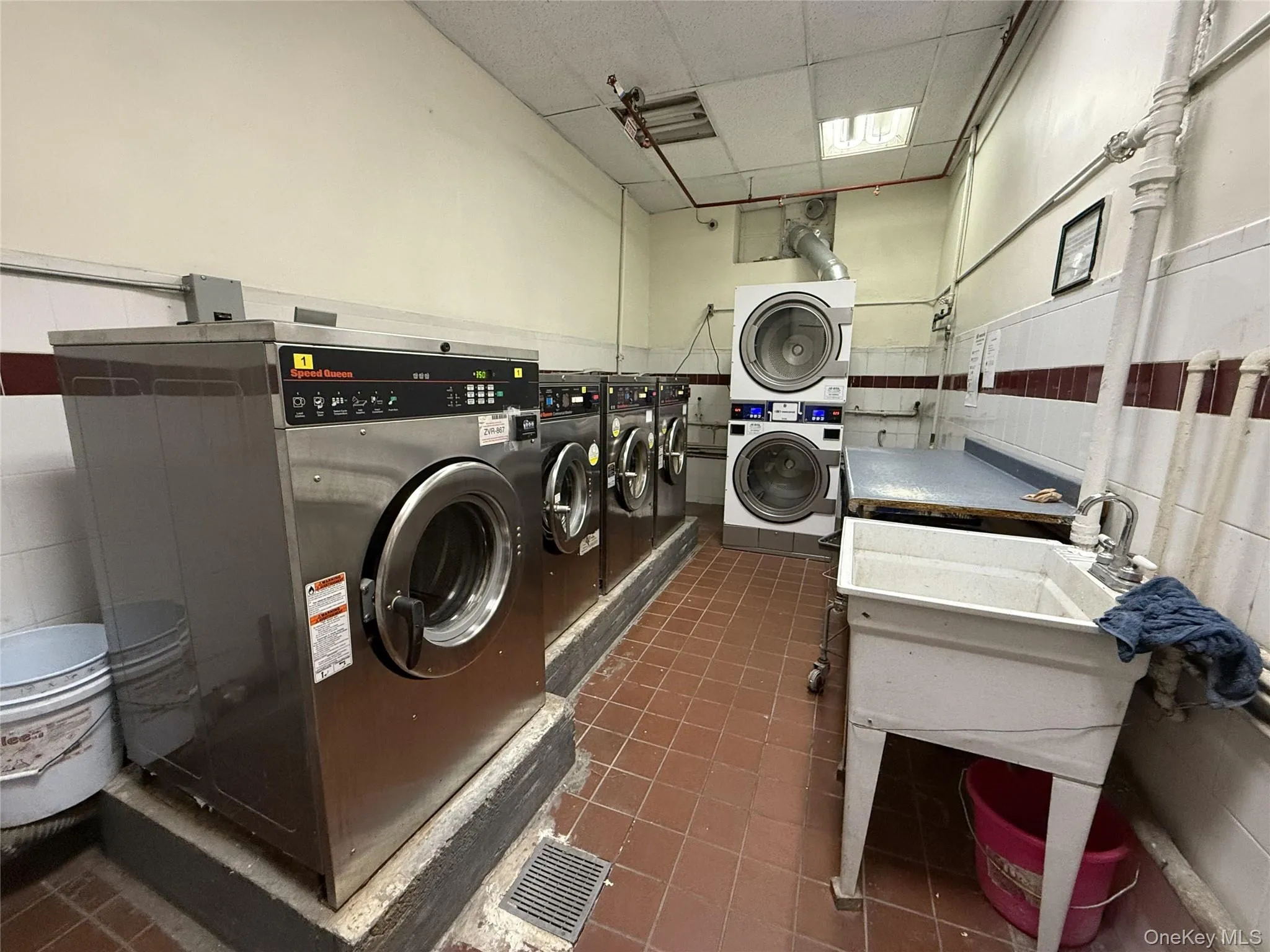 Building's Laundry Room Building's Laundry Room