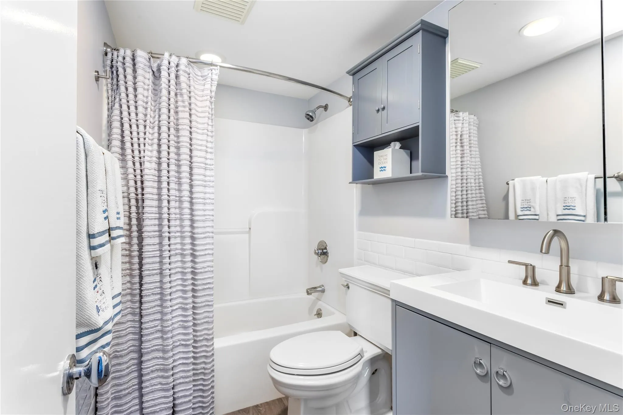 128 Walnut Walk, Islip, NY, 4 Bedrooms Bedrooms, 7 Rooms Rooms,2 BathroomsBathrooms,Residential Sale,For Rent,Walnut,0,1001515 128 Walnut Walk, Islip, NY, 4 Bedrooms Bedrooms, 7 Rooms Rooms,2 BathroomsBathrooms,Residential Sale,For Rent,Walnut,0,1001515