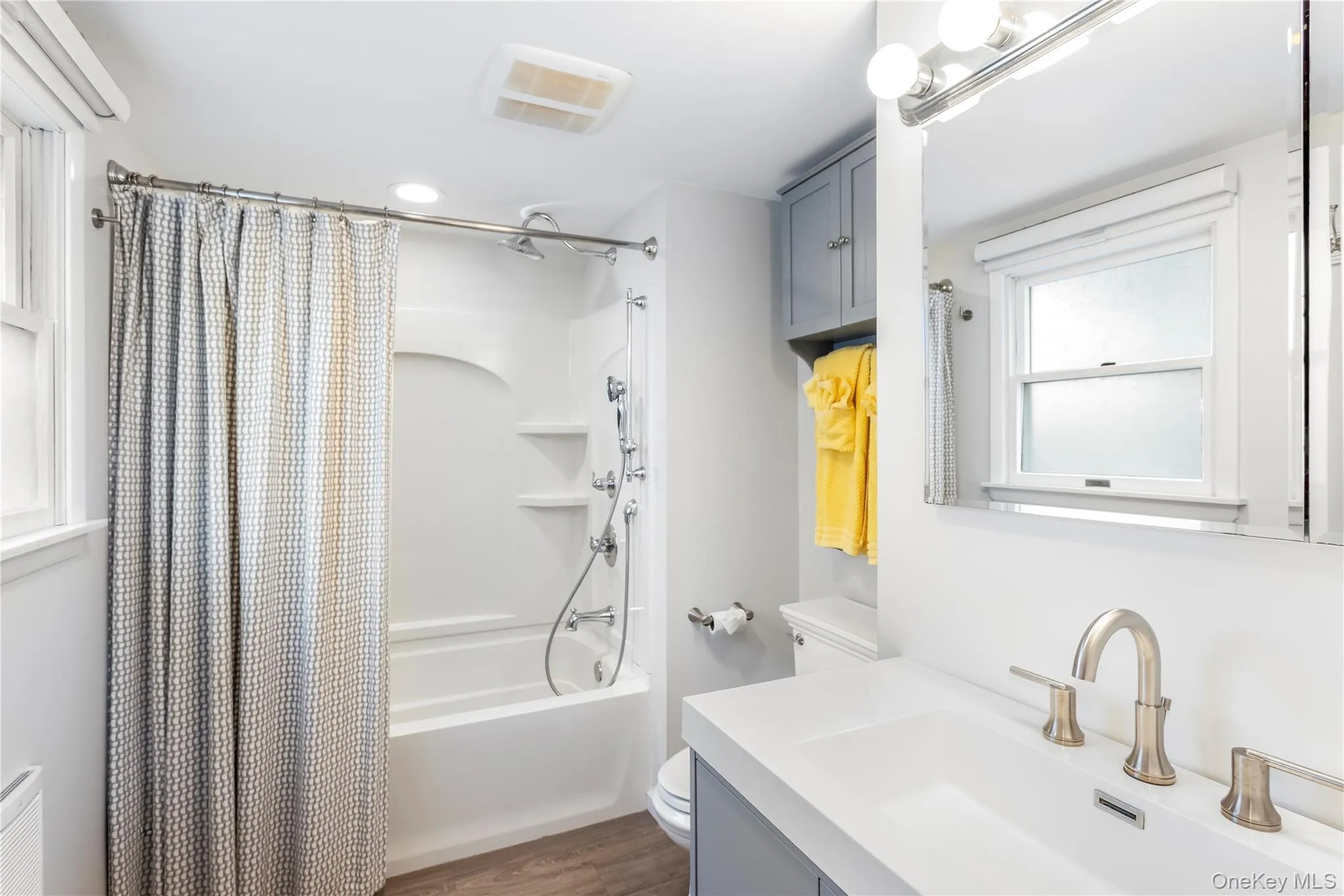 128 Walnut Walk, Islip, NY, 4 Bedrooms Bedrooms, 7 Rooms Rooms,2 BathroomsBathrooms,Residential Sale,For Rent,Walnut,0,1001515 128 Walnut Walk, Islip, NY, 4 Bedrooms Bedrooms, 7 Rooms Rooms,2 BathroomsBathrooms,Residential Sale,For Rent,Walnut,0,1001515