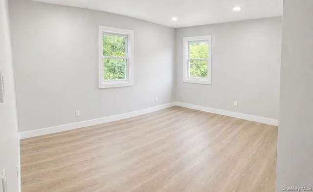 321 Union Avenue, Riverhead, NY, 7 Bedrooms Bedrooms, 11 Rooms Rooms,4 BathroomsBathrooms,Residential Sale,For Rent,Union,0,1001523 321 Union Avenue, Riverhead, NY, 7 Bedrooms Bedrooms, 11 Rooms Rooms,4 BathroomsBathrooms,Residential Sale,For Rent,Union,0,1001523