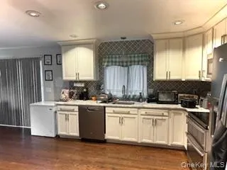 86 Maples Road, Middletown, NY, 4 Bedrooms Bedrooms, 8 Rooms Rooms,3 BathroomsBathrooms,Residential,For Rent,Maples,0,1001524 86 Maples Road, Middletown, NY, 4 Bedrooms Bedrooms, 8 Rooms Rooms,3 BathroomsBathrooms,Residential,For Rent,Maples,0,1001524