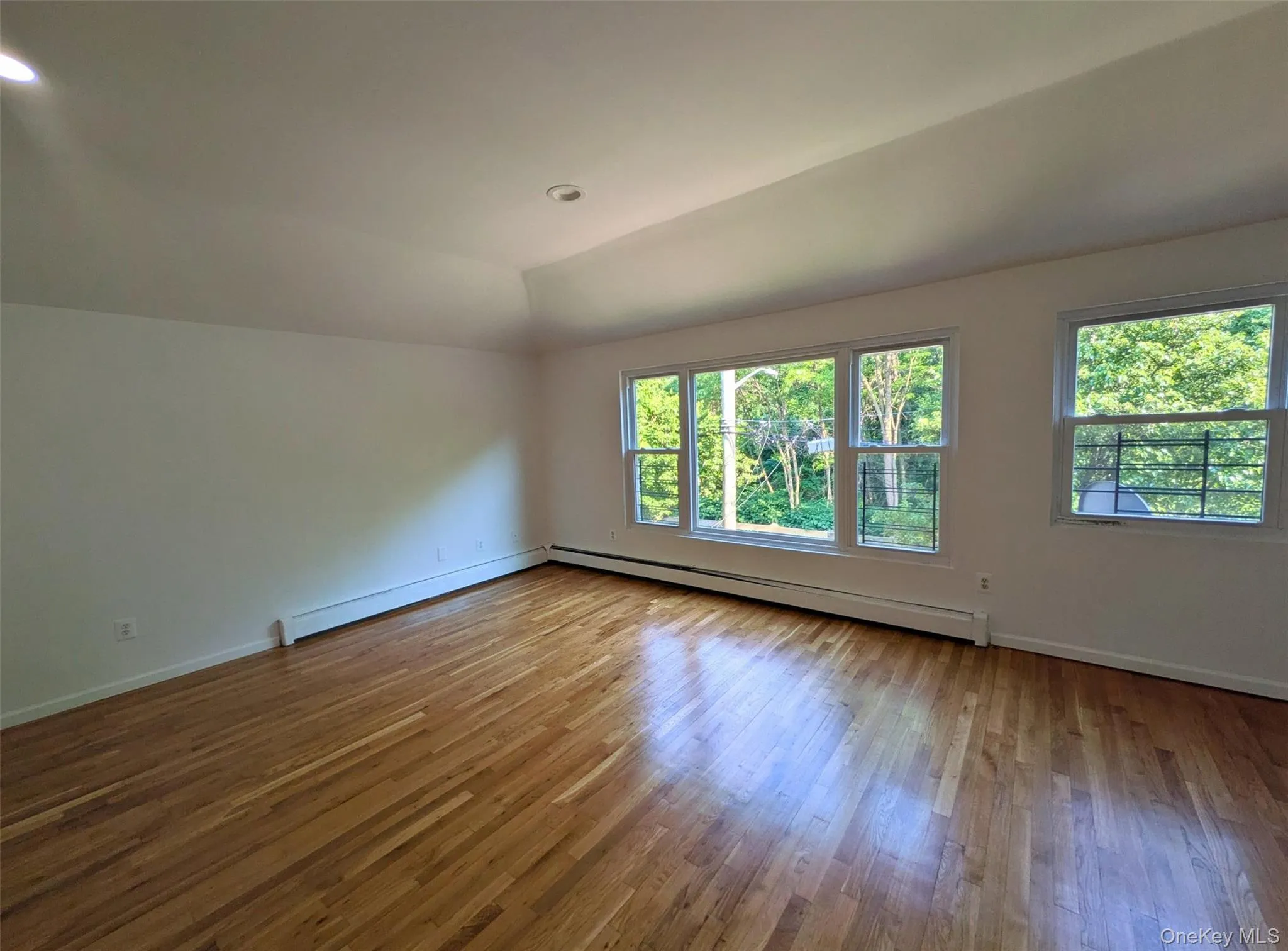 174-17 129th Avenue, New York, NY, 3 Bedrooms Bedrooms, 4 Rooms Rooms,1 BathroomBathrooms,Residential Lease,For Rent,129th,0,1001528 174-17 129th Avenue, New York, NY, 3 Bedrooms Bedrooms, 4 Rooms Rooms,1 BathroomBathrooms,Residential Lease,For Rent,129th,0,1001528