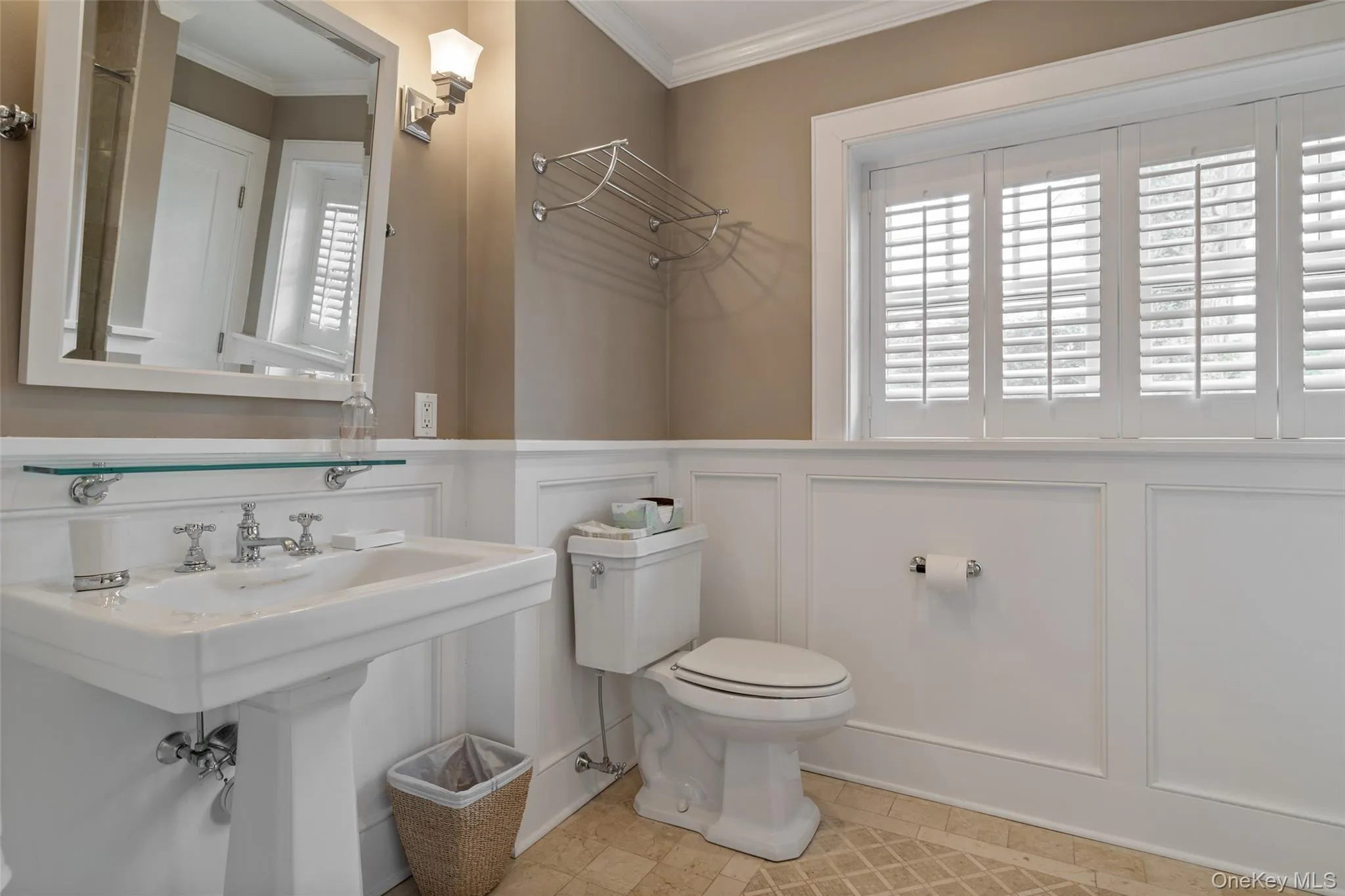 1 Meadow Way, East Hampton, NY, 4 Bedrooms Bedrooms, 7 Rooms Rooms,4 BathroomsBathrooms,Residential Lease,For Rent,Meadow,0,1001534 1 Meadow Way, East Hampton, NY, 4 Bedrooms Bedrooms, 7 Rooms Rooms,4 BathroomsBathrooms,Residential Lease,For Rent,Meadow,0,1001534