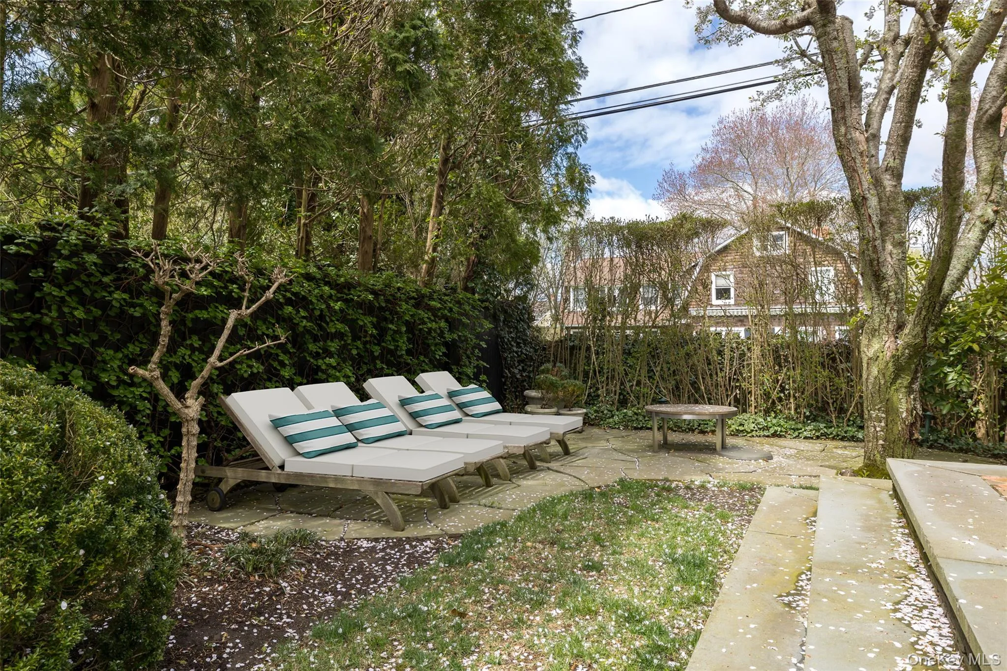 1 Meadow Way, East Hampton, NY, 4 Bedrooms Bedrooms, 7 Rooms Rooms,4 BathroomsBathrooms,Residential Lease,For Rent,Meadow,0,1001534 1 Meadow Way, East Hampton, NY, 4 Bedrooms Bedrooms, 7 Rooms Rooms,4 BathroomsBathrooms,Residential Lease,For Rent,Meadow,0,1001534