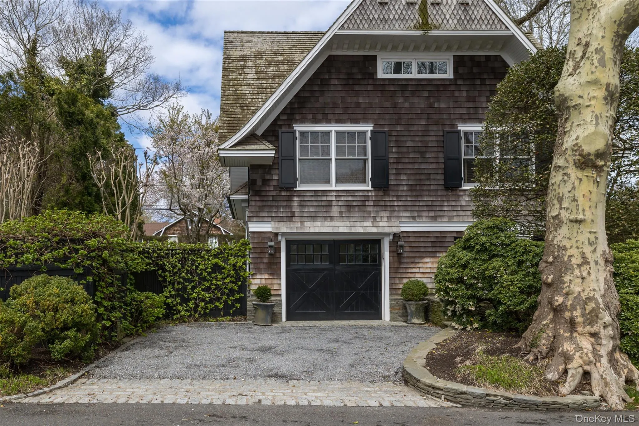 1 Meadow Way, East Hampton, NY, 4 Bedrooms Bedrooms, 7 Rooms Rooms,4 BathroomsBathrooms,Residential Lease,For Rent,Meadow,0,1001534 1 Meadow Way, East Hampton, NY, 4 Bedrooms Bedrooms, 7 Rooms Rooms,4 BathroomsBathrooms,Residential Lease,For Rent,Meadow,0,1001534