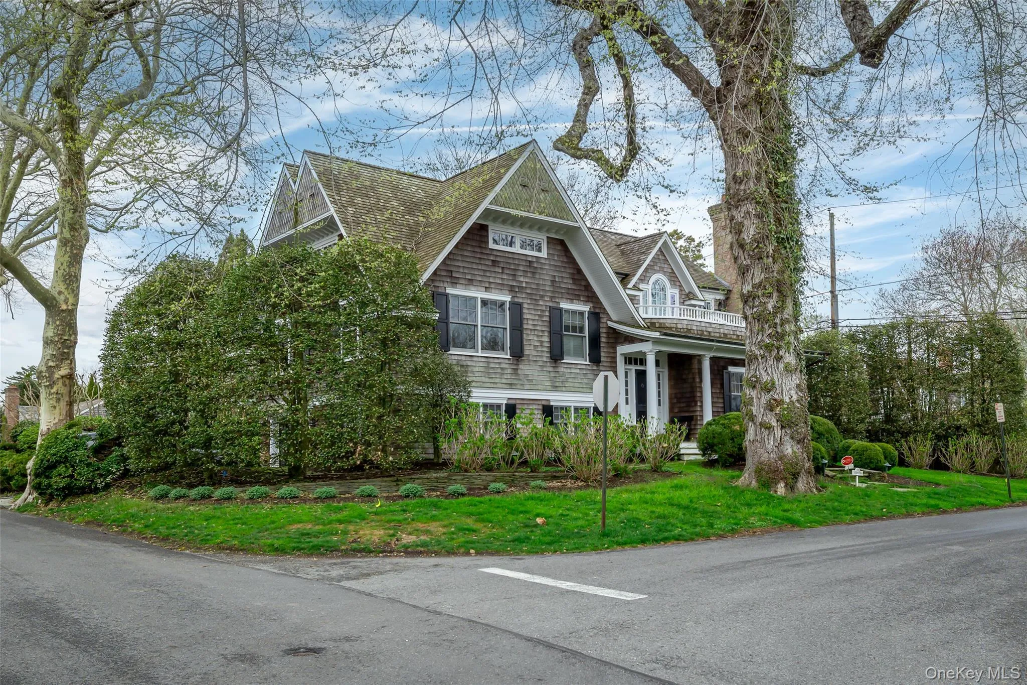 1 Meadow Way, East Hampton, NY, 4 Bedrooms Bedrooms, 7 Rooms Rooms,4 BathroomsBathrooms,Residential Lease,For Rent,Meadow,0,1001534 1 Meadow Way, East Hampton, NY, 4 Bedrooms Bedrooms, 7 Rooms Rooms,4 BathroomsBathrooms,Residential Lease,For Rent,Meadow,0,1001534