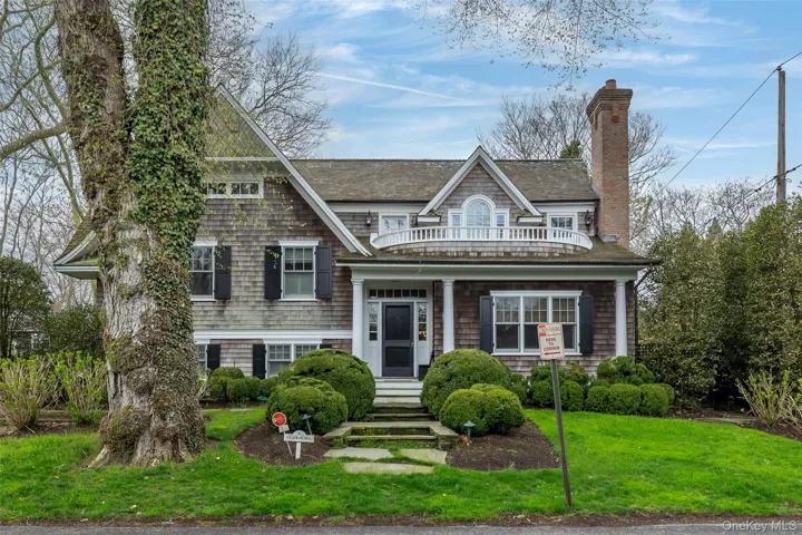 1 Meadow Way, East Hampton, New York 11937