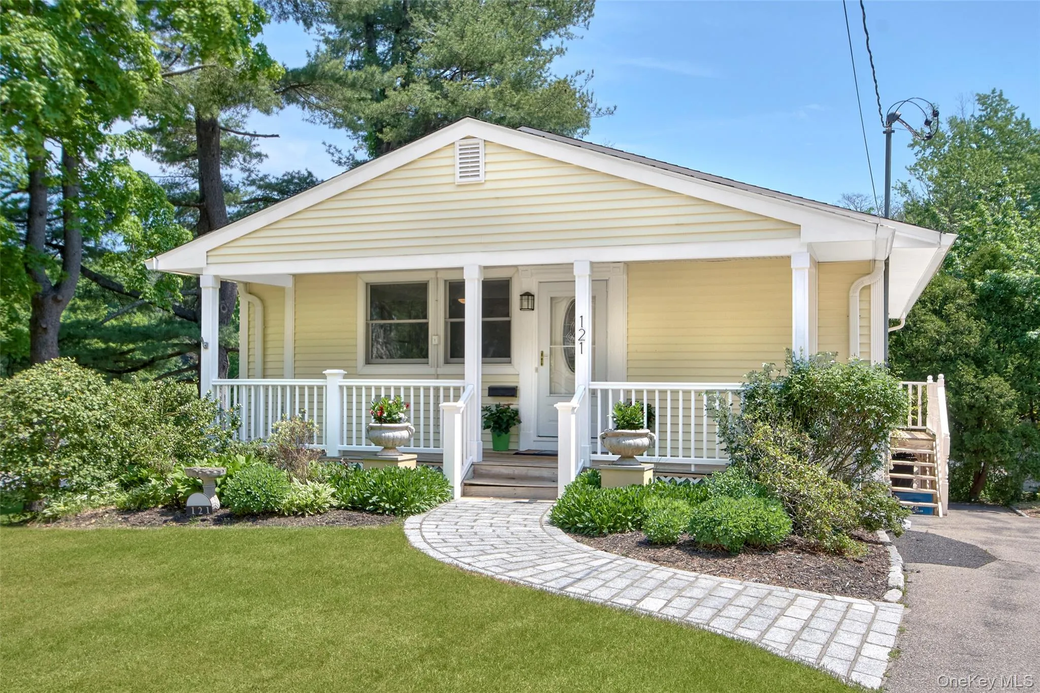 121 Parkview Place, Mount Kisco, NY, 3 Bedrooms Bedrooms, 6 Rooms Rooms,2 BathroomsBathrooms,Residential,For Rent,Parkview,0,1001537 121 Parkview Place, Mount Kisco, NY, 3 Bedrooms Bedrooms, 6 Rooms Rooms,2 BathroomsBathrooms,Residential,For Rent,Parkview,0,1001537