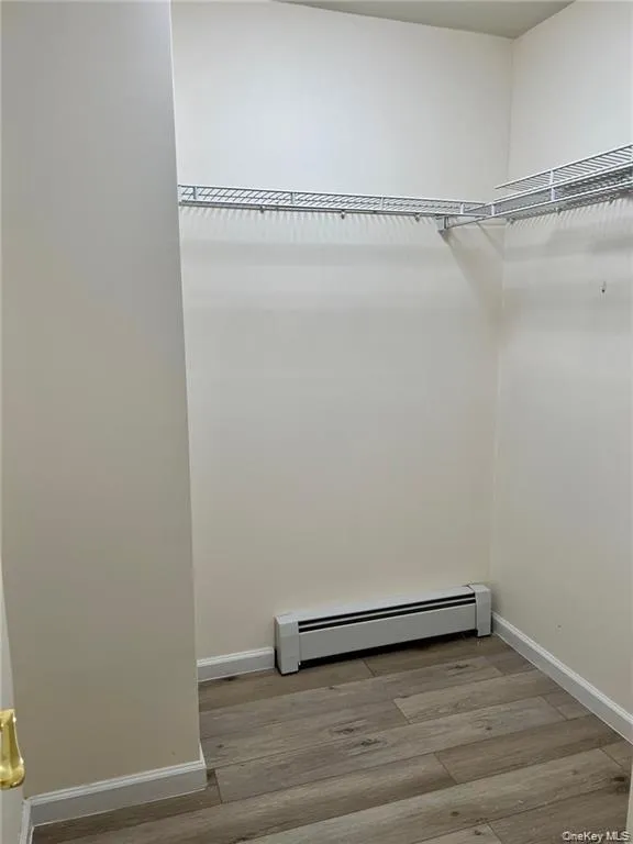 Walk in closet near kitchen..can be used as a pantry Walk in closet near kitchen..can be used as a pantry