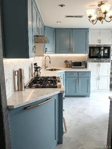Staged Kitchen Staged Kitchen