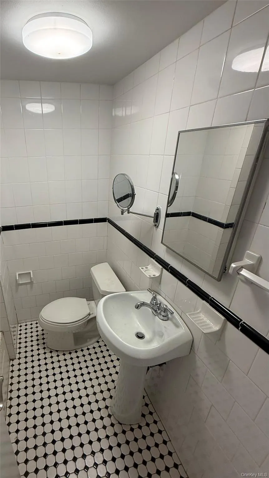 125 C Deer Park Ave, Babylon, NY, 2 Bedrooms Bedrooms, 4 Rooms Rooms,1 BathroomBathrooms,Residential Lease,For Rent,Deer Park Ave,0,1001544 125 C Deer Park Ave, Babylon, NY, 2 Bedrooms Bedrooms, 4 Rooms Rooms,1 BathroomBathrooms,Residential Lease,For Rent,Deer Park Ave,0,1001544
