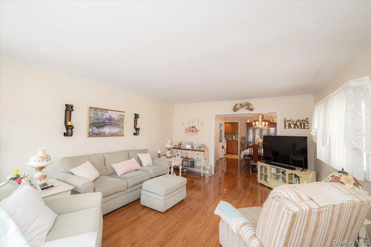 19815 33rd Avenue, New York, NY, 3 Bedrooms Bedrooms, 7 Rooms Rooms,1 BathroomBathrooms,Residential,For Rent,33rd,0,1001549 19815 33rd Avenue, New York, NY, 3 Bedrooms Bedrooms, 7 Rooms Rooms,1 BathroomBathrooms,Residential,For Rent,33rd,0,1001549