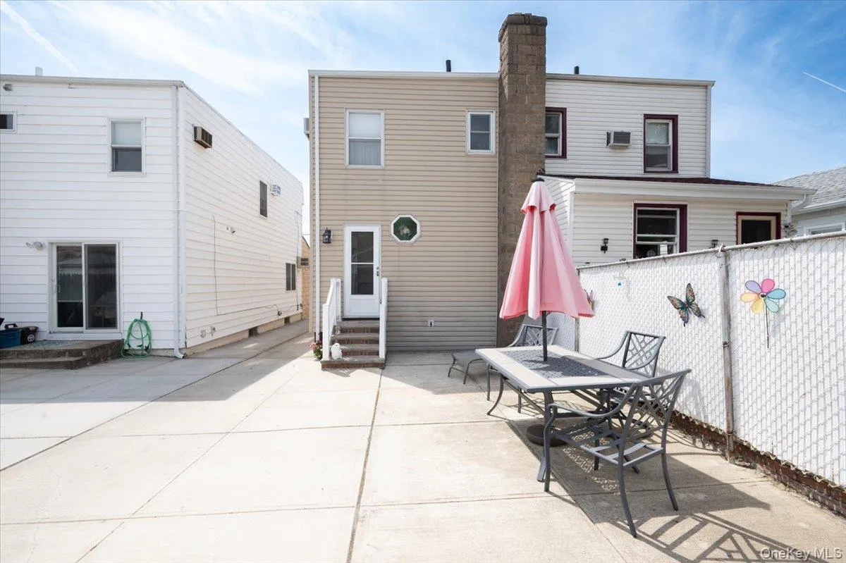 19815 33rd Avenue, New York, NY, 3 Bedrooms Bedrooms, 7 Rooms Rooms,1 BathroomBathrooms,Residential,For Rent,33rd,0,1001549 19815 33rd Avenue, New York, NY, 3 Bedrooms Bedrooms, 7 Rooms Rooms,1 BathroomBathrooms,Residential,For Rent,33rd,0,1001549