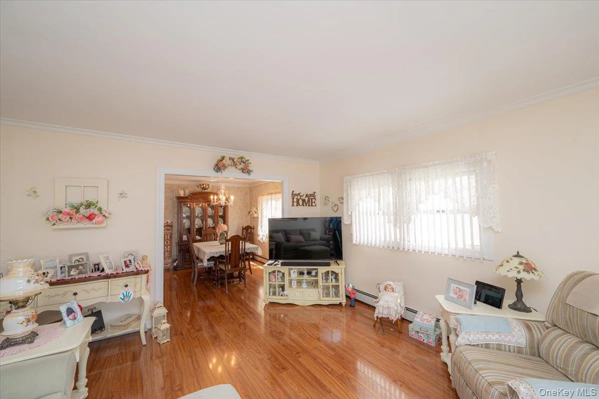 19815 33rd Avenue, New York, NY, 3 Bedrooms Bedrooms, 7 Rooms Rooms,1 BathroomBathrooms,Residential,For Rent,33rd,0,1001549 19815 33rd Avenue, New York, NY, 3 Bedrooms Bedrooms, 7 Rooms Rooms,1 BathroomBathrooms,Residential,For Rent,33rd,0,1001549