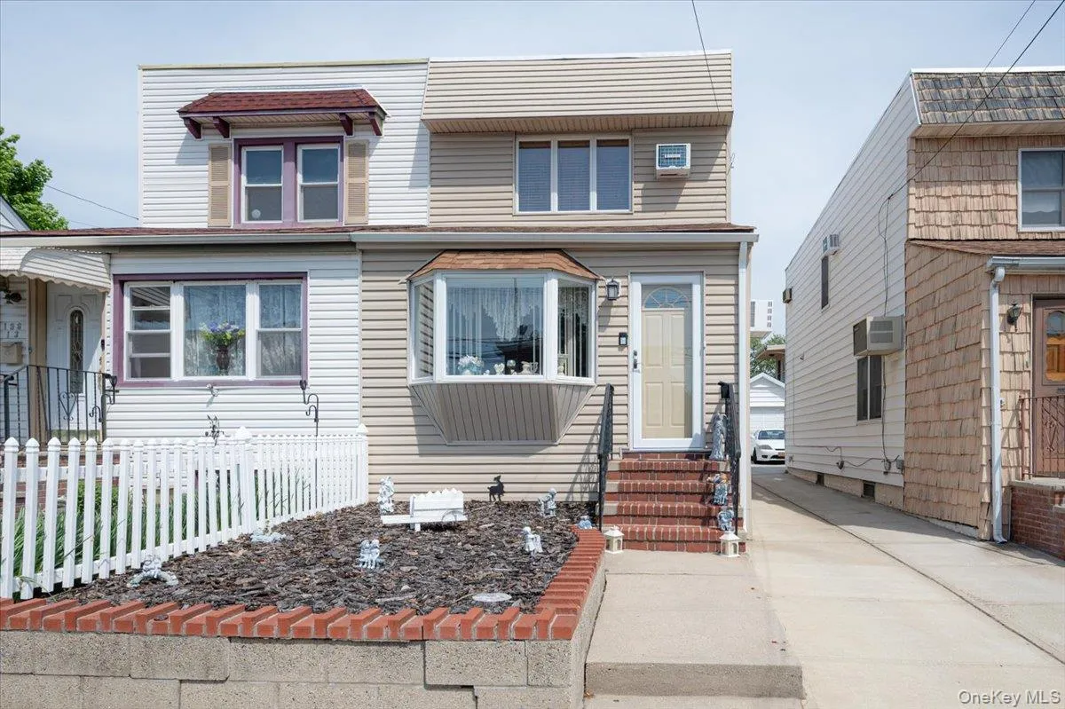 19815 33rd Avenue, New York, NY, 3 Bedrooms Bedrooms, 7 Rooms Rooms,1 BathroomBathrooms,Residential,For Rent,33rd,0,1001549 19815 33rd Avenue, New York, NY, 3 Bedrooms Bedrooms, 7 Rooms Rooms,1 BathroomBathrooms,Residential,For Rent,33rd,0,1001549