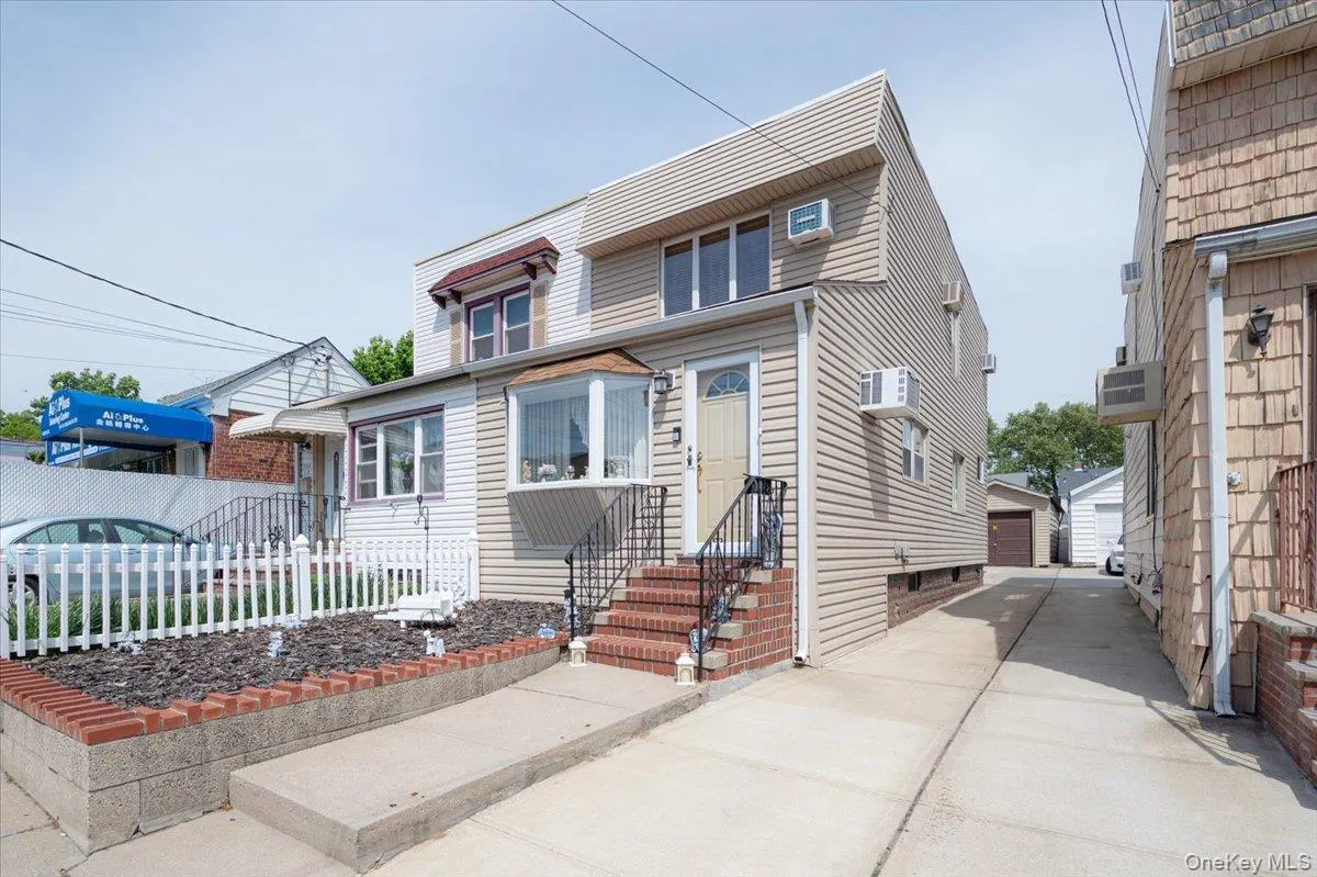 19815 33rd Avenue, New York, NY, 3 Bedrooms Bedrooms, 7 Rooms Rooms,1 BathroomBathrooms,Residential,For Rent,33rd,0,1001549 19815 33rd Avenue, New York, NY, 3 Bedrooms Bedrooms, 7 Rooms Rooms,1 BathroomBathrooms,Residential,For Rent,33rd,0,1001549