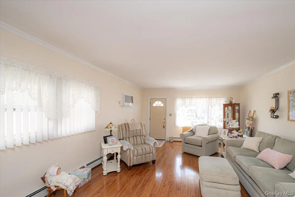 19815 33rd Avenue, New York, NY, 3 Bedrooms Bedrooms, 7 Rooms Rooms,1 BathroomBathrooms,Residential,For Rent,33rd,0,1001549 19815 33rd Avenue, New York, NY, 3 Bedrooms Bedrooms, 7 Rooms Rooms,1 BathroomBathrooms,Residential,For Rent,33rd,0,1001549