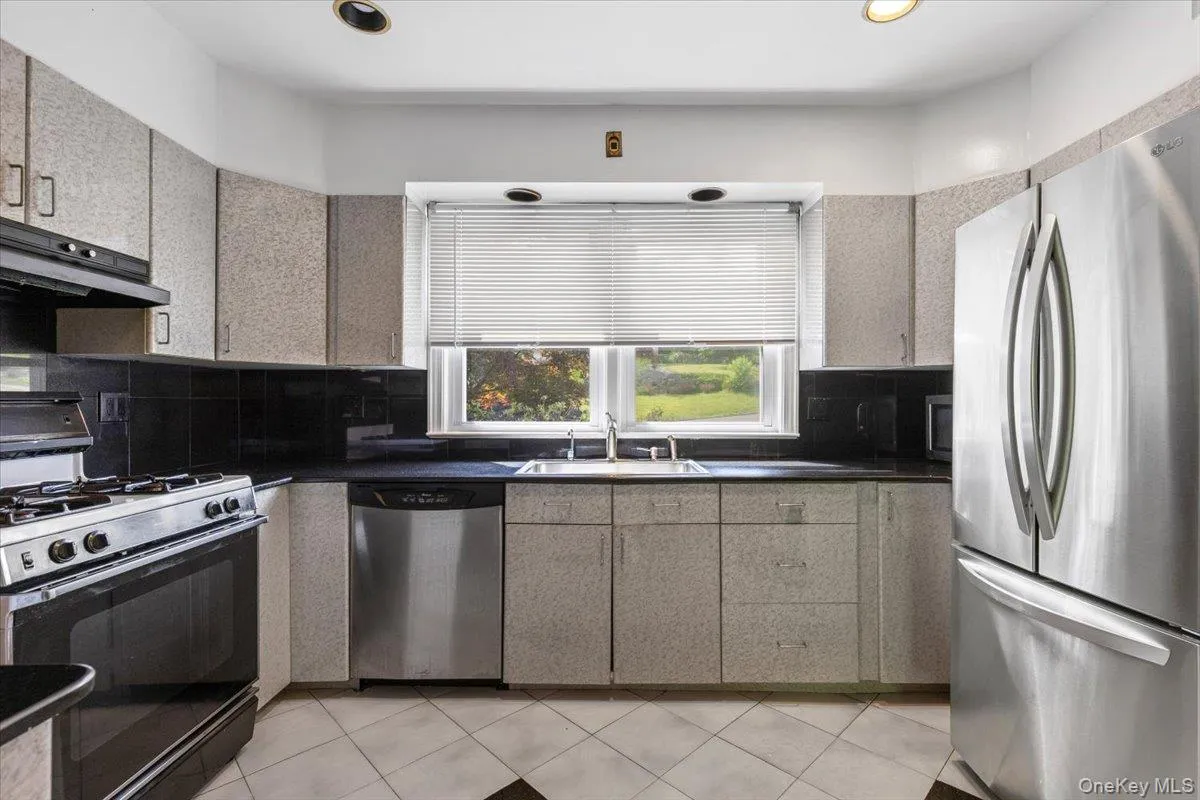 68 Brendon Hill Road, Yonkers, NY, 3 Bedrooms Bedrooms, 7 Rooms Rooms,2 BathroomsBathrooms,Residential,For Rent,Brendon Hill,0,1001552 68 Brendon Hill Road, Yonkers, NY, 3 Bedrooms Bedrooms, 7 Rooms Rooms,2 BathroomsBathrooms,Residential,For Rent,Brendon Hill,0,1001552
