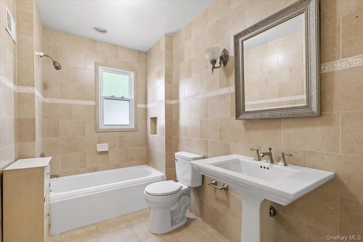 68 Brendon Hill Road, Yonkers, NY, 3 Bedrooms Bedrooms, 7 Rooms Rooms,2 BathroomsBathrooms,Residential,For Rent,Brendon Hill,0,1001552 68 Brendon Hill Road, Yonkers, NY, 3 Bedrooms Bedrooms, 7 Rooms Rooms,2 BathroomsBathrooms,Residential,For Rent,Brendon Hill,0,1001552