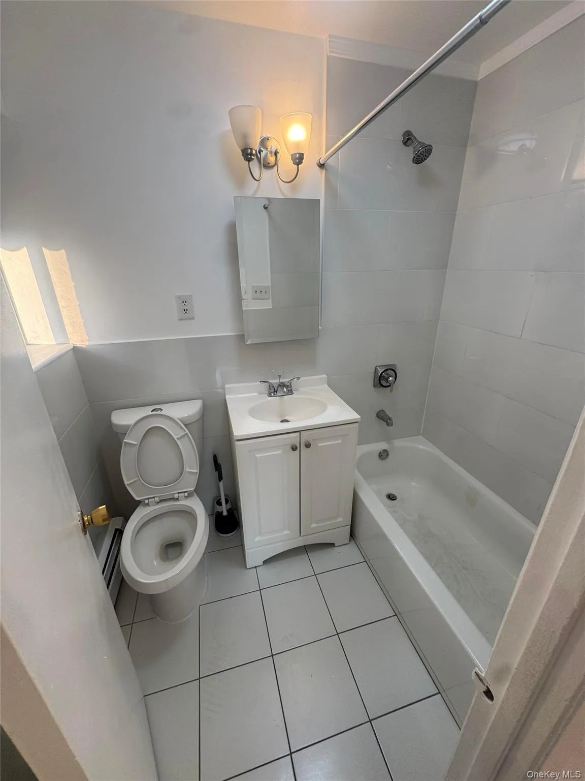 4225 Hill Avenue, New York, NY, 3 Bedrooms Bedrooms, 5 Rooms Rooms,2 BathroomsBathrooms,Residential Lease,For Rent,Hill,0,1001559 4225 Hill Avenue, New York, NY, 3 Bedrooms Bedrooms, 5 Rooms Rooms,2 BathroomsBathrooms,Residential Lease,For Rent,Hill,0,1001559