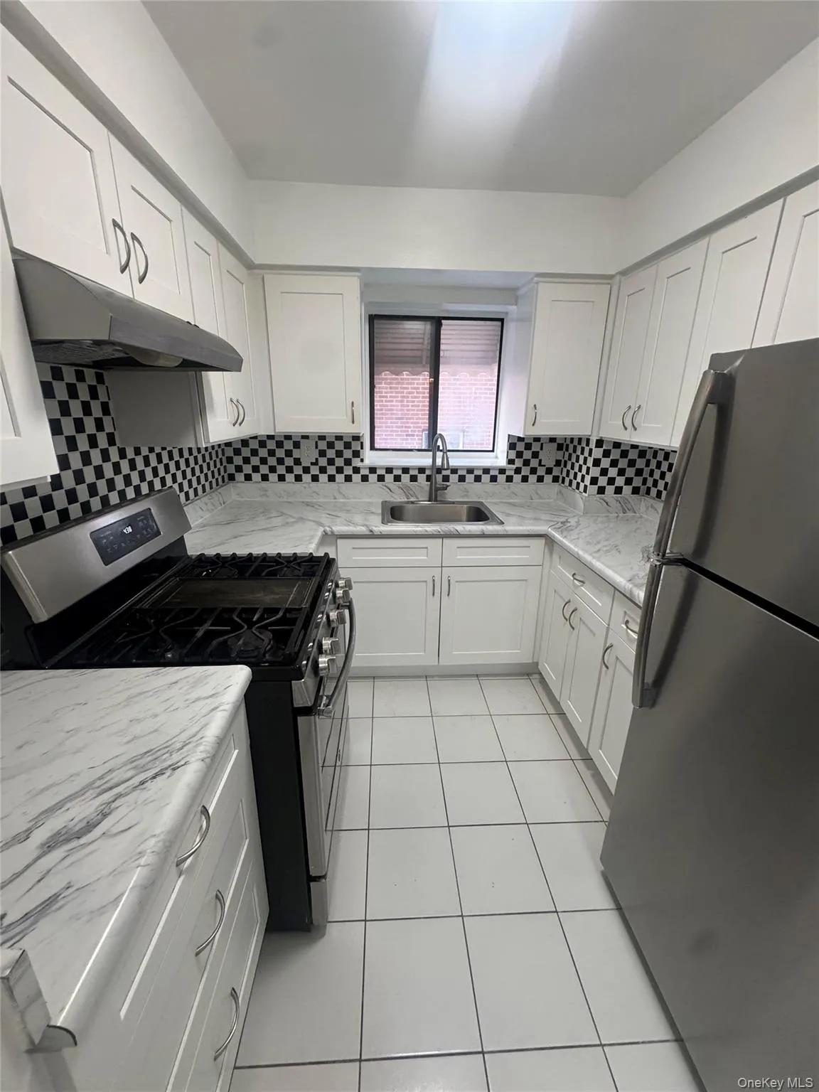 4225 Hill Avenue, New York, NY, 3 Bedrooms Bedrooms, 5 Rooms Rooms,2 BathroomsBathrooms,Residential Lease,For Rent,Hill,0,1001559 4225 Hill Avenue, New York, NY, 3 Bedrooms Bedrooms, 5 Rooms Rooms,2 BathroomsBathrooms,Residential Lease,For Rent,Hill,0,1001559