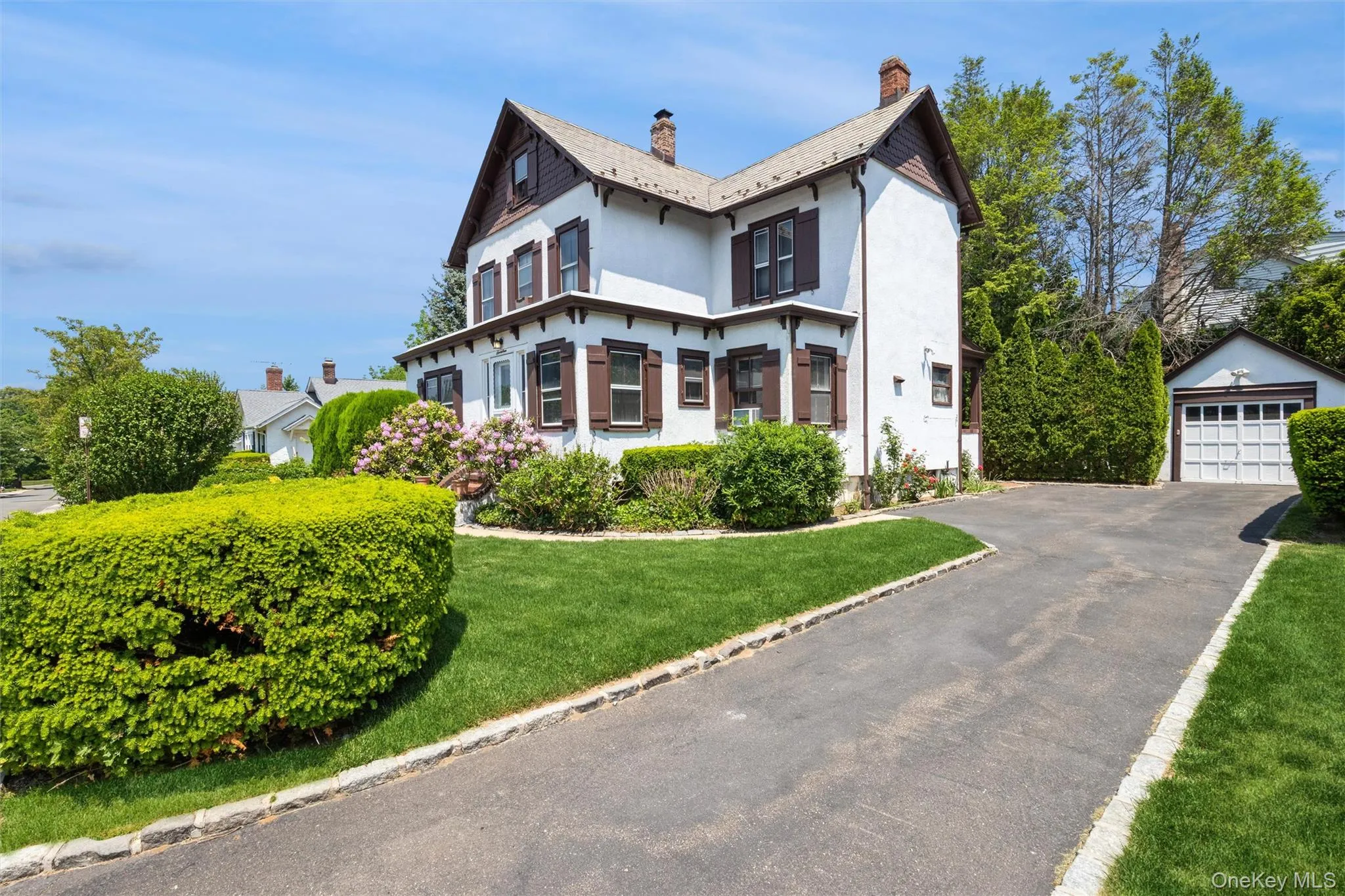 17 Crampton Avenue, North Hempstead, NY, 3 Bedrooms Bedrooms, 10 Rooms Rooms,1 BathroomBathrooms,Residential,For Rent,Crampton,0,1001565 17 Crampton Avenue, North Hempstead, NY, 3 Bedrooms Bedrooms, 10 Rooms Rooms,1 BathroomBathrooms,Residential,For Rent,Crampton,0,1001565